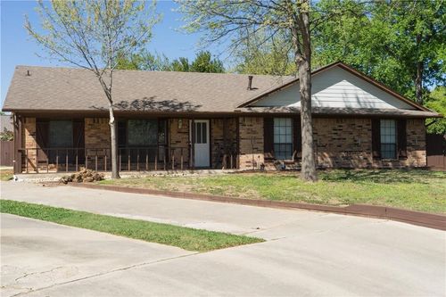 1209 Olmos Creek Pl, Denton, TX, 76205-8121 | Card Image