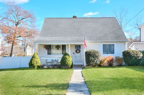 545 Old Stratfield Rd, Fairfield, CT, 06825-7421 | Card Image