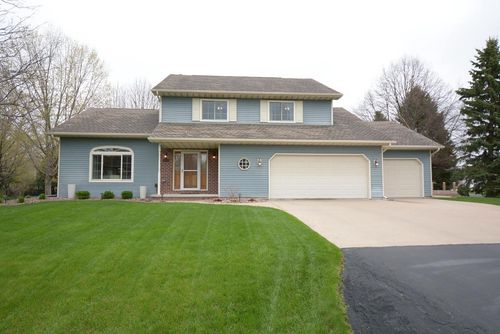 140 Overland Trail, Algoma, WI, 54904 | Card Image