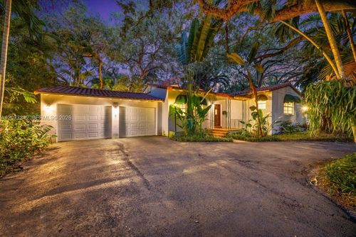 5111 Maggiore St, Coral Gables, FL, 33146-2213 | Card Image