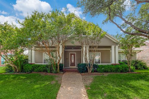 1806 E Branch Hollow Dr, Carrollton, TX, 75007-1442 | Card Image