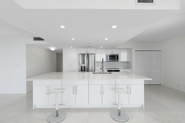 APT-6E - 529 S Flagler Dr, Condo with 2 bedrooms, 3 bathrooms and null parking in West Palm Beach FL | Image 14