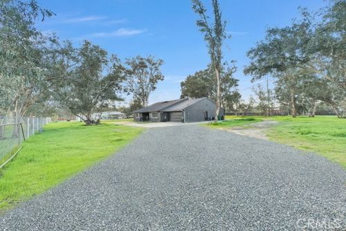 28625 Shady Tree Ln, Winchester, CA, 92596-9322 | Card Image