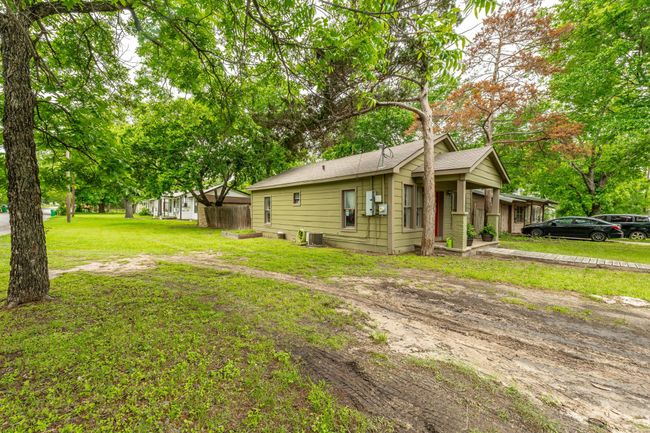 1110 N Clinton St, House other with 2 bedrooms, 1 bathrooms and null parking in Stephenville TX | Image 4
