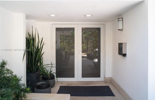 2110 Keystone Blvd, North Miami, FL, 33181-2628 | Card Image