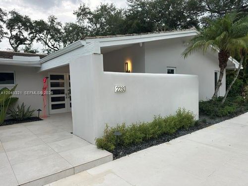 2280 Ne 201st St, Miami, FL, 33180-1834 | Card Image