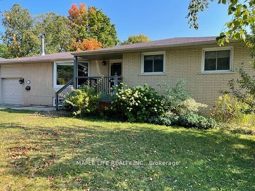 886 Srigley St, Newmarket, ON, L3Y1X7 | Card Image