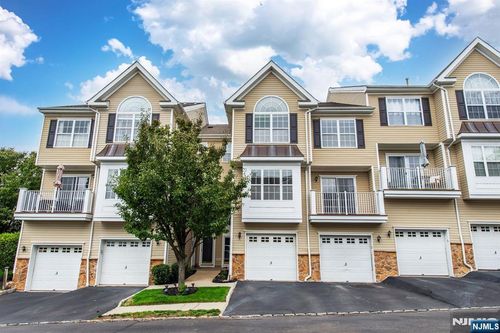 154 Mountainside Dr, Pompton Lakes, NJ, 07442-1756 | Card Image