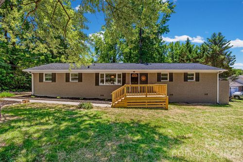 2111 Shalimar Dr, Charlotte, NC, 28216-1528 | Card Image