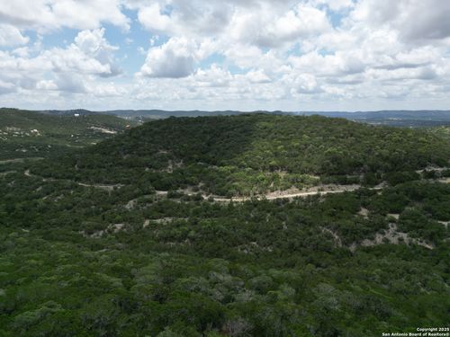 2175 S Goat Rdg, Pipe Creek, TX, 78063-5211 | Card Image