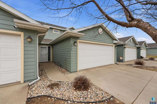 1212 N Pekin Pl Place, Sioux Falls, SD, 57107 | Card Image