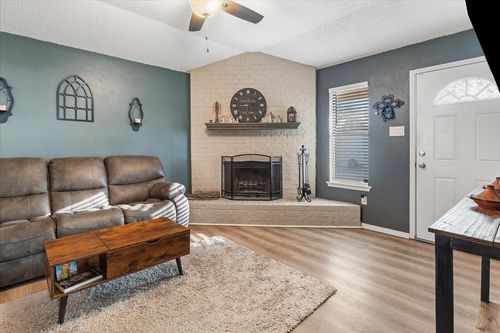 432 Post Oak Ln, Burleson, TX, 76028-6249 | Card Image