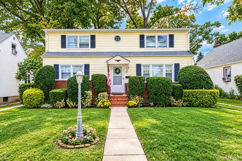 129 Charles Street, Hempstead, NY, 11563 | Card Image