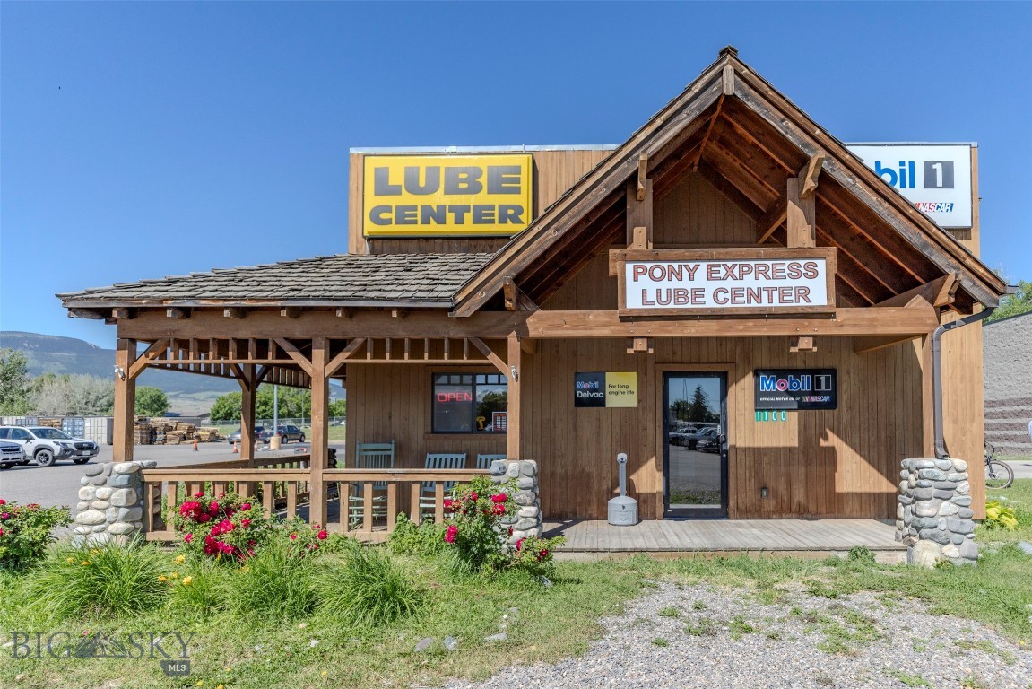 1100 W Park St, Livingston, MT 59047