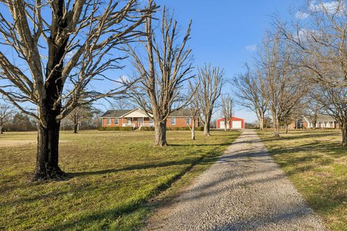 353 Branham Mill Rd, Gallatin, TN, 37066-8326 | Card Image