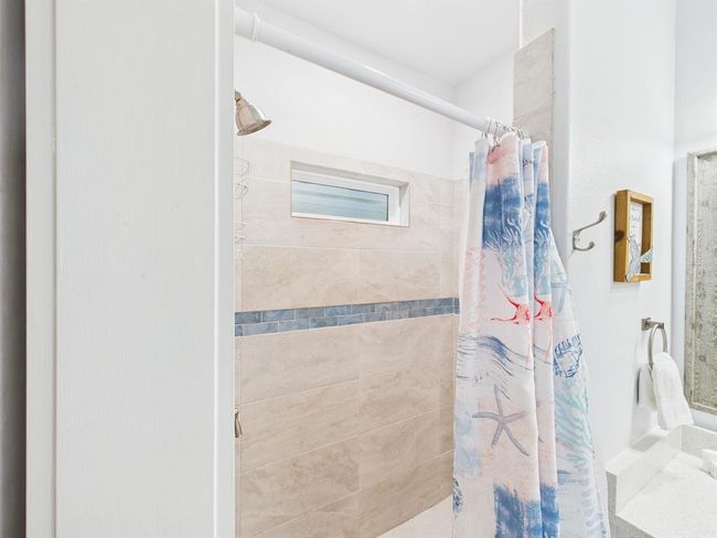2403 S Bronte St, House other with 3 bedrooms, 2 bathrooms and 3 parking in Rockport TX | Image 13