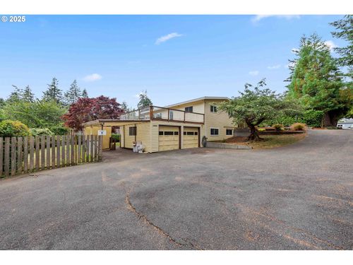 1440 Yew Ave, Coos Bay, OR, 97420-2542 | Card Image