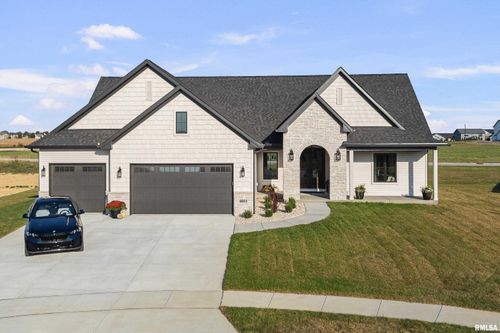 6015 Ryan Ct, Bettendorf, IA, 52722-1004 | Card Image