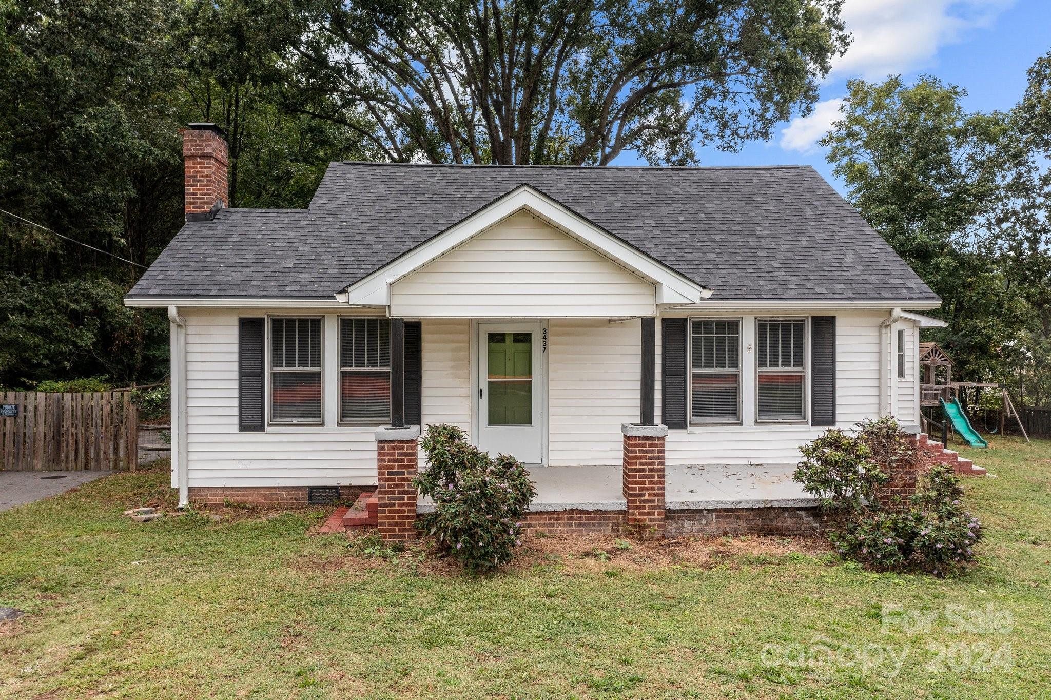 Arvin Dr, Charlotte, NC 28269