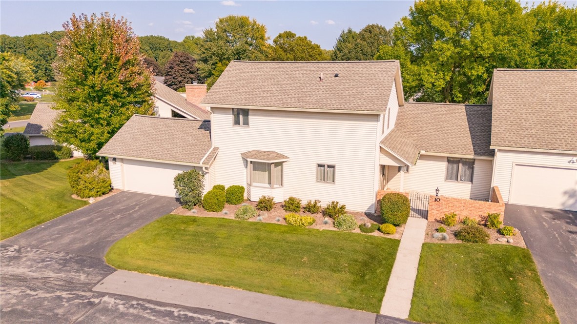Stonington Dr, Pittsford, NY 14534