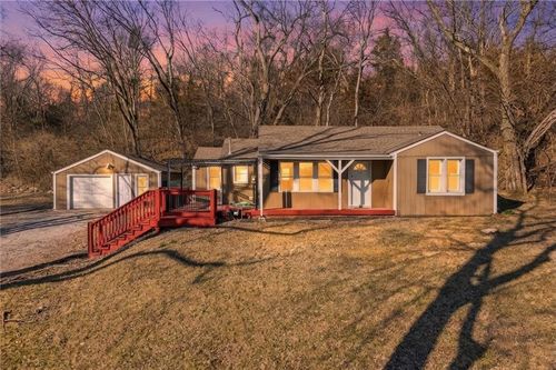 20118 E Truman Rd, Independence, MO, 64056-3003 | Card Image