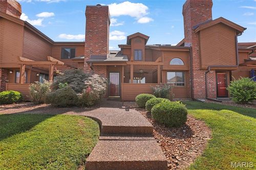 c-226 Hemingway Ln, Weldon Spring, MO, 63304-8173 | Card Image