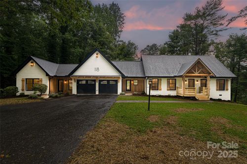 118 Rugby Forest Ln, Hendersonville, NC, 28791-9057 | Card Image