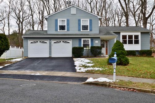 4 Revere Ct, HOWELL TOWNSHIP, NJ, 07731 | Card Image