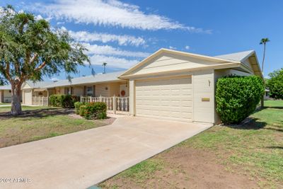 10318 W Desert Forest Circle, Home with 2 bedrooms, 2 bathrooms and null parking in Sun City AZ | Image 2