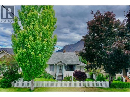 960 Nicola St, Kamloops, BC, V2C2R9 | Card Image