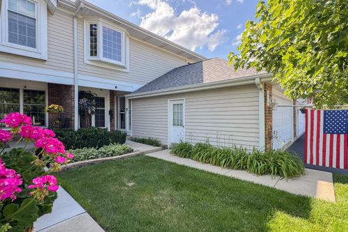 836 Golf Course Rd, Crystal Lake, IL, 60014-8356 | Card Image