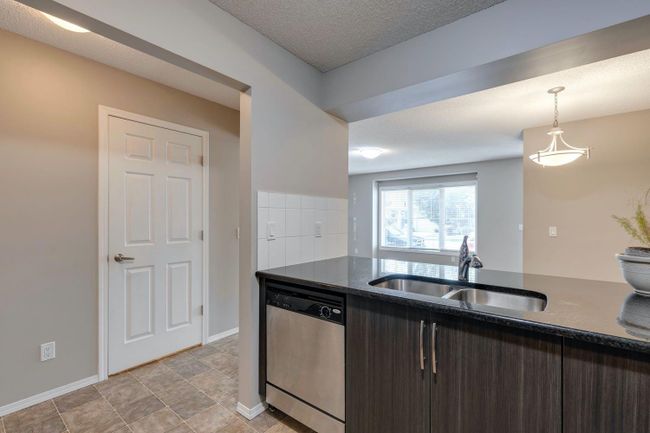 960 Windsong Dr Sw, Home with 3 bedrooms, 2 bathrooms and 4 parking in Airdrie AB | Image 13