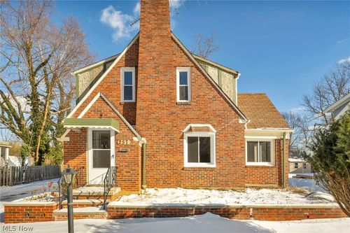 257 E 270th St, Euclid, OH, 44132-1601 | Card Image