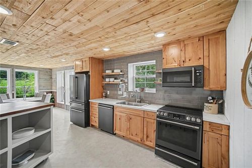 8673 W Highway 116, Gower, MO, 64454-8140 | Card Image