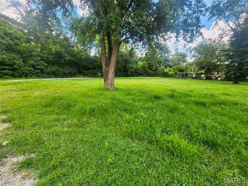 811 Willard St, Greenville, IL, 62246-2030 | Card Image