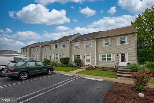 460 Dohner Dr, Lancaster, PA, 17602-3374 | Card Image