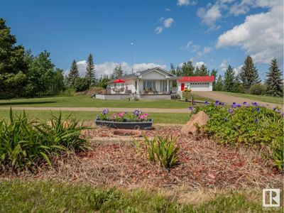 58208 Range Road 240, House other with 3 bedrooms, 2 bathrooms and null parking in Sturgeon County AB | Image 1