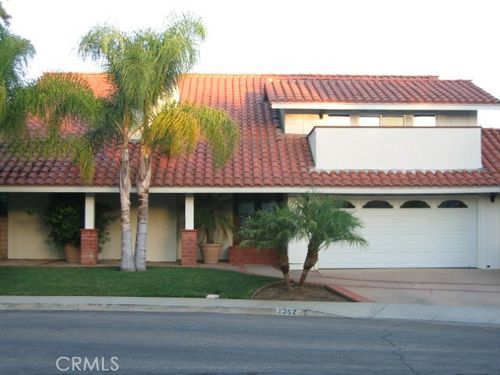 1052 Finrod Ct, Westlake Village, CA, 91361-1816 | Card Image
