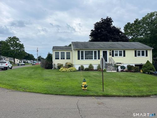 246 Beatrice Dr, West Haven, CT, 06516-6521 | Card Image