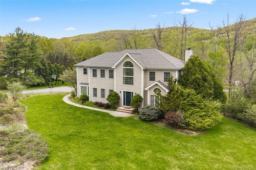 3 Miller Rd, Putnam Valley, NY, 10579-2816 | Card Image