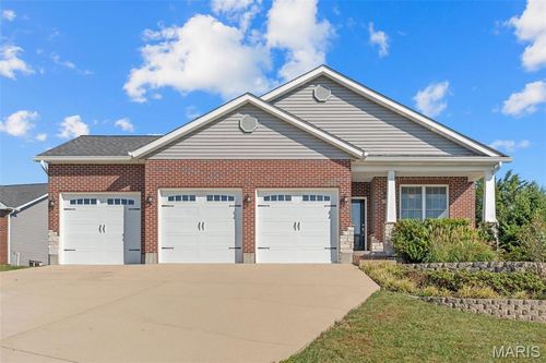 242 Millstone Ct, Washington, MO, 63090-7109 | Card Image