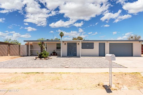 4851 S Prudence Rd, Tucson, AZ, 85730-4317 | Card Image