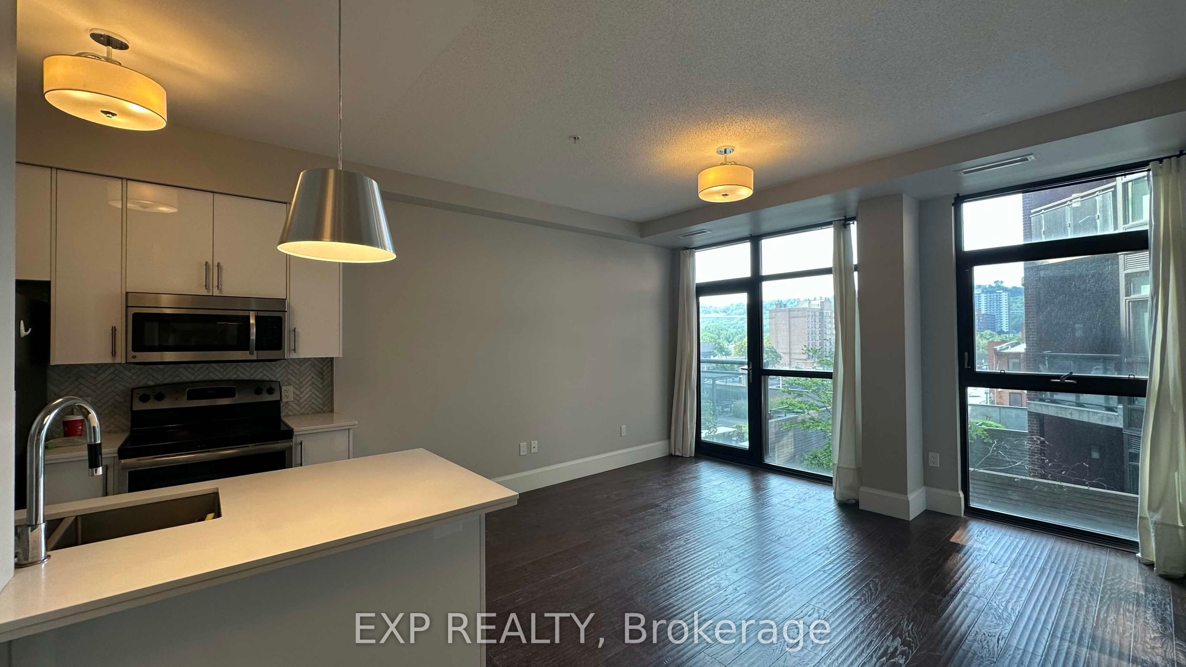 Residential Lease in Hamilton 4