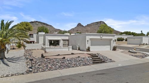 1230 E Rowlands Ln, Phoenix, AZ, 85022-4417 | Card Image