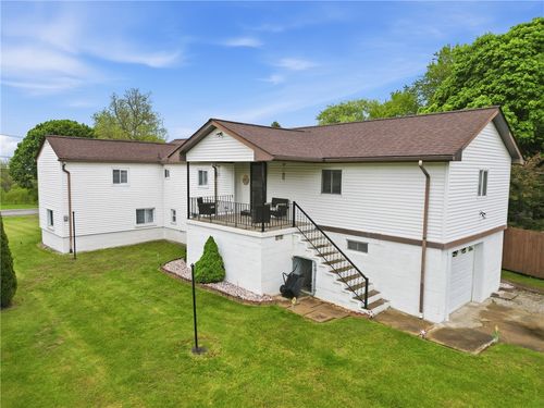 109 Gross Dr, Aliquippa, PA, 15001-1311 | Card Image