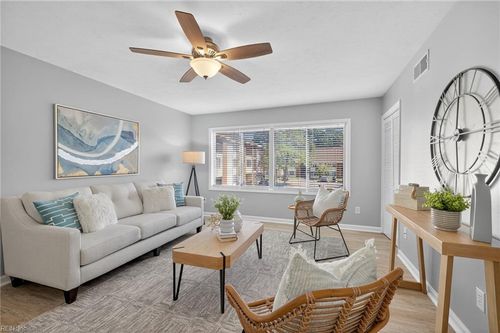 131 Hampton Club Dr, Hampton, VA, 23666-5738 | Card Image