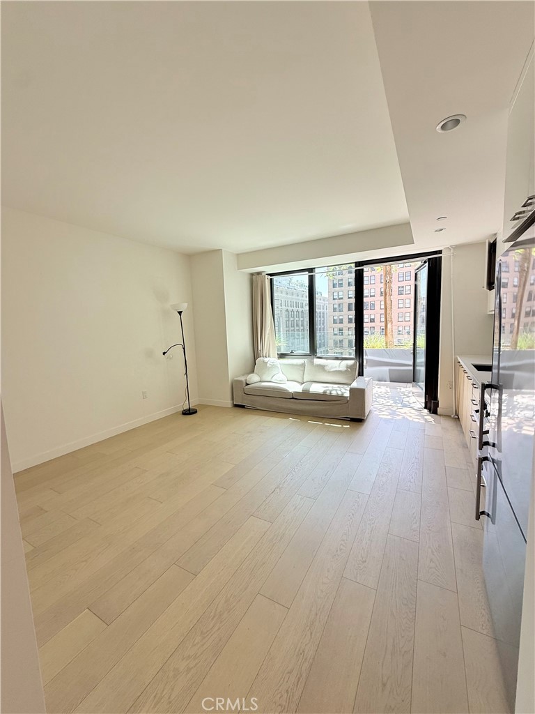 Residential Lease in Los Angeles 2