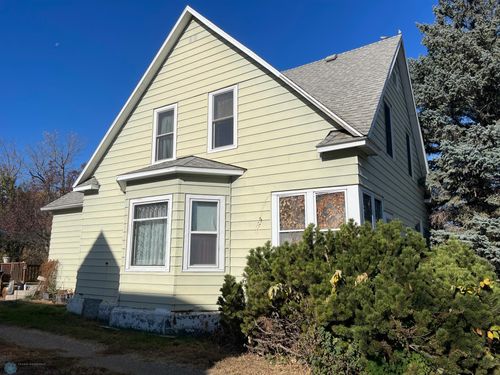 38 Railway St, Enderlin, ND, 58027-1137 | Card Image