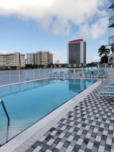 422 - 1913 S Ocean Dr, Condo with 1 bedrooms, 1 bathrooms and null parking in Hallandale Beach FL | Image 3