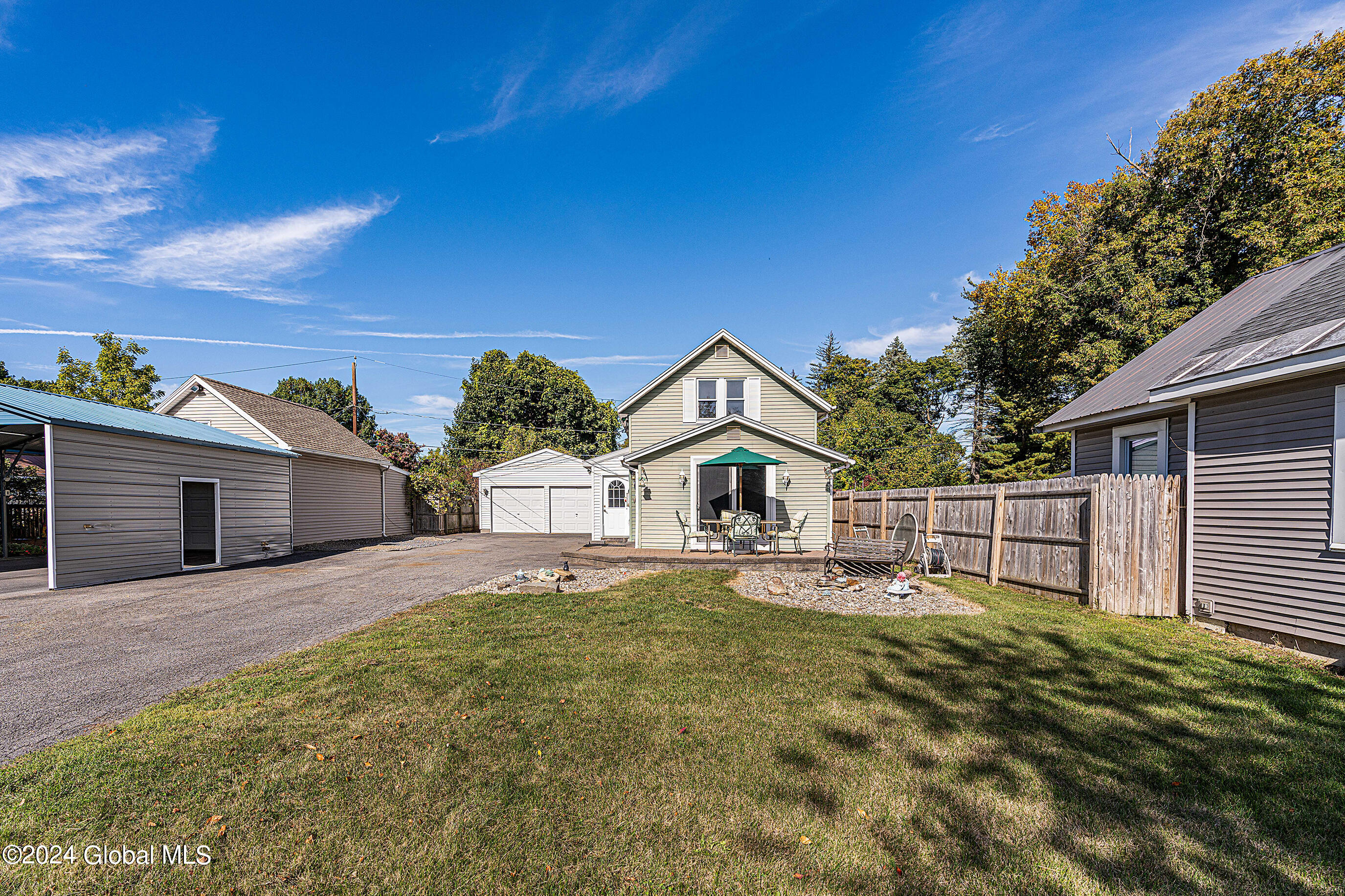 Roselawn Ave, Schenectady, NY 12306